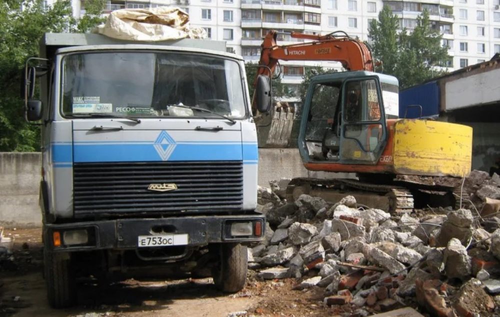 Вывоз строительного мусора, погрузчики, самосвалы, грузчики стоимость услуг и где заказать - Анадырь