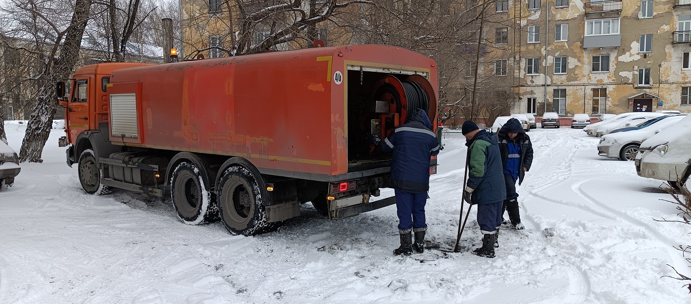 Прочистка канализации от засоров гидропромывочной машиной и специальным оборудованием в Чукотском АО
