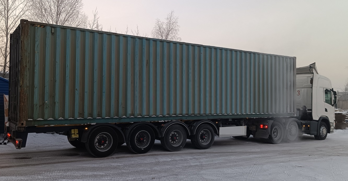 Контейнеровоз для перевозки контейнеров 20 и 40 футов в Анадыре