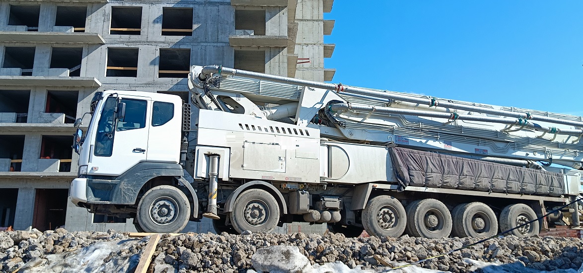Услуги и заказ бетононасосов для заливки бетона в Эгвекиноте
